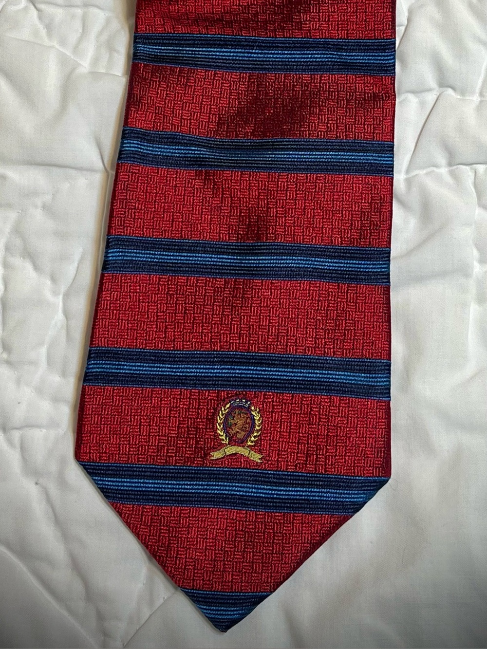 Tommy Hilfiger Red Navy Striped Crest Logo Men’s Necktie Preppy Classic